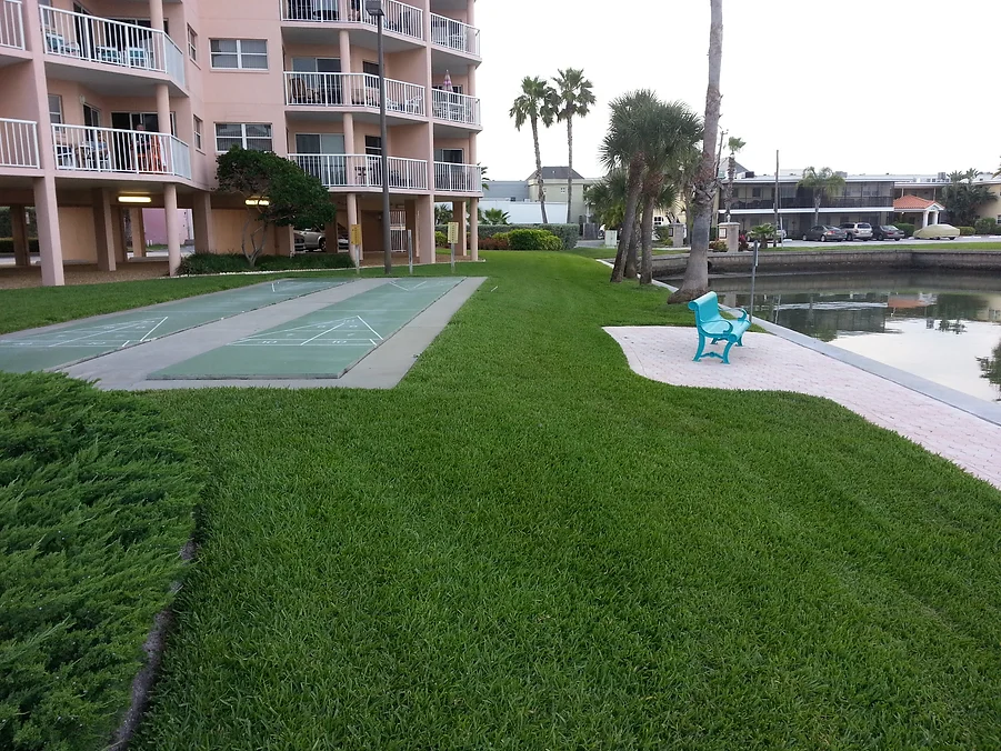 hoa property in a condo complex cared by collins lawn care and shrub care services